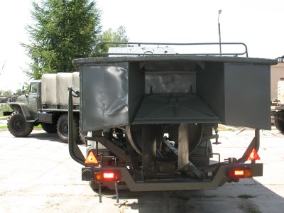 KUTER KH 200. WIDOK OD TYŁU. NA P-PIE PKH-200.

